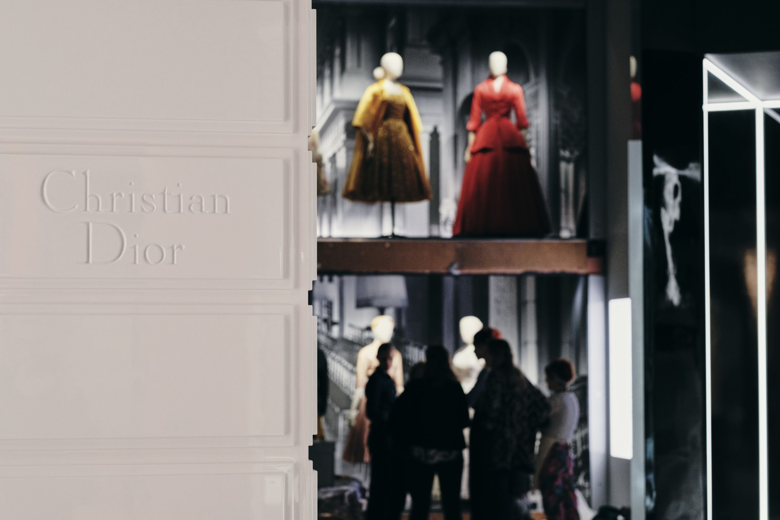 Dior Designer Clothes, Retail News, Sales