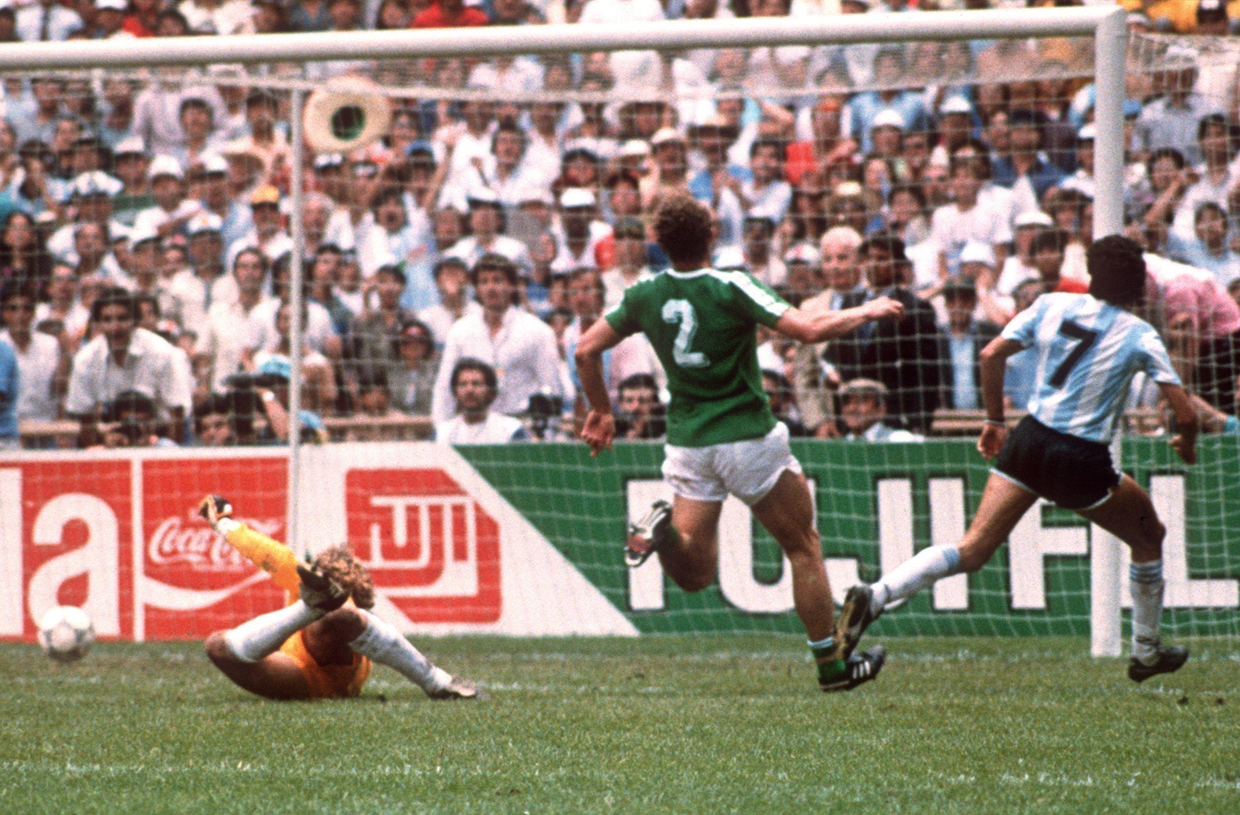 Diego Maradona's 1986 World Cup final shirt returned to Argentina by German  opponent Lothar Matthaus, World News