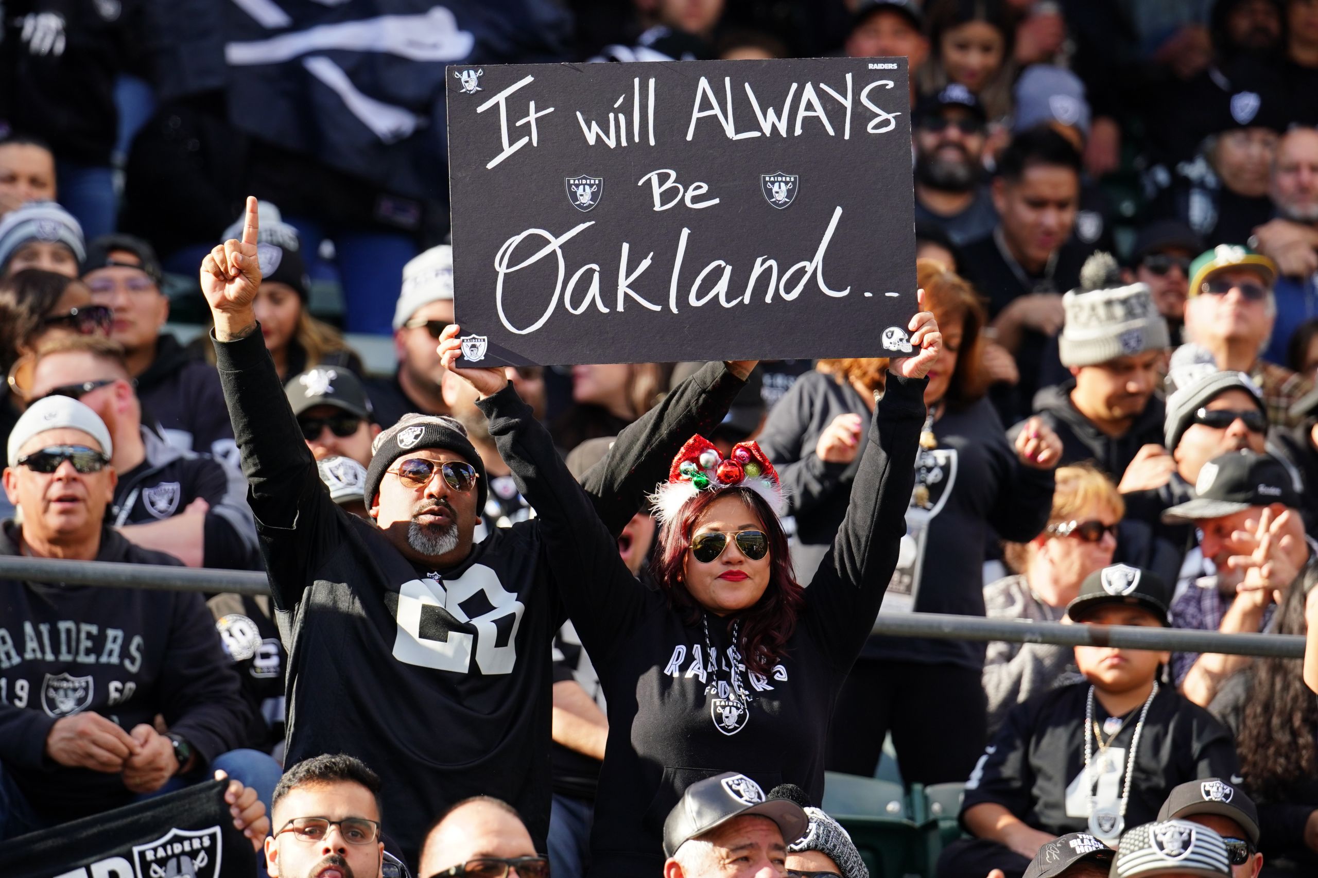 Raiders first actual home crowd atmosphere will be this Sunday in Los  Angeles